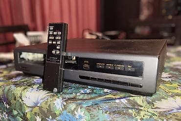 kaset çalar: Hitachi VT-P75(GK) video maqnitofon - Model: Hitachi Video Deck — 1