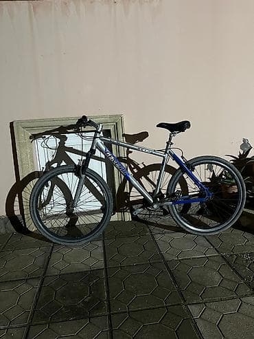 velesebet: İşlənmiş Şəhər velosipedi 28", sürətlərin sayı: 21, Ünvandan götürmə — 2