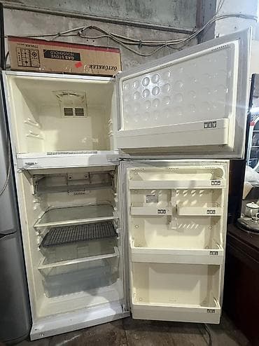 İşlənmiş 2 qapılı Samsung Soyuducu Satılır, rəng - Ağ, Dolab içi — 2
