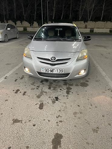 toyota vitz: Toyota Yaris: 1.3 l | 2007 il Sedan — 1