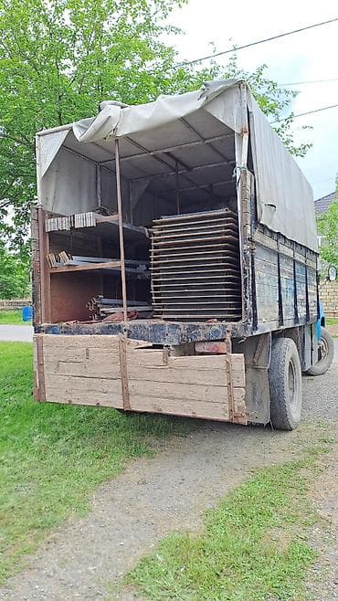 Səyyar çörəkbişirmə üçün avadanlıqla təchiz olunmuş yük maşını karkası