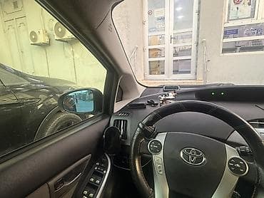 sud ceni: Toyota Prius: 1.8 l | 2013 il Hetçbek — 3