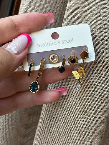 devit 3: Sırğalar tək qiymət -3,50azn Təsvir: - Rənglər: rose gold,qızıl,gümüş — 6