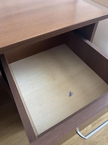 istolar: Düz masa, Polkalı, Siyirməli, Sadə laminat — 8