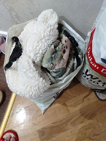 Körpə uşaq üçün hər növ paltarlar var, papaq, kofta, şalvar, bodi və lalafo.az -da Körpə uşaq üçün hər növ paltarlar var, papaq, kofta, şalvar, bodi və