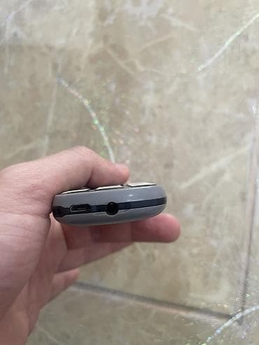 knopka: Raeno R1280 düyməli mobil telefon Xüsusiyyətlər: - Kompakt korpus — 3