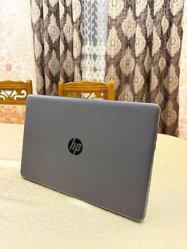 mini notebook: HP noutbuk – 15.6" ekranlı, tam ölçülü klaviatura və ayrıca rəqəmsal — 5