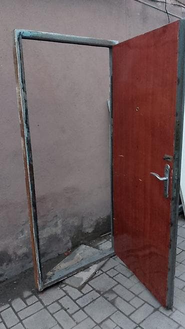 kardon karobka: Metal giriş qapısı və qutu (kərpic divar üçün) - Material — 2
