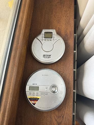 Sony ve Artech Mp3 player diskle oxuyan islemirler bilmirem nedir