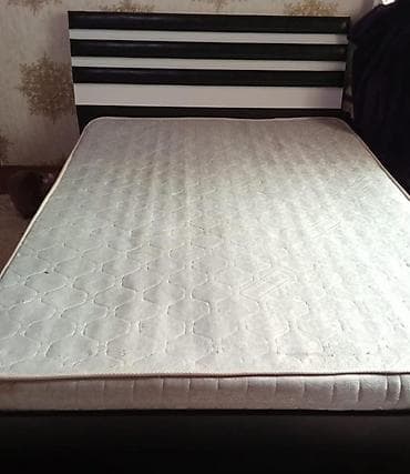 İkinəfərlik çarpayı, Matras ilə, Siyirməsiz