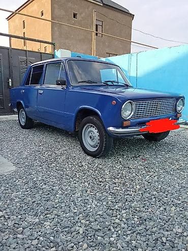 uaz diski: Model: Lada 2101 (Jiguli) Kuzov: sedan, 4 qapı Rəng: göy (klassik) — 4