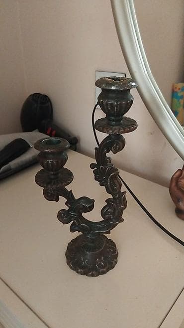 alcipan dekor: İki şamlıq yuvası olan dekorativ şamdan - Material: metal-lehim — 1