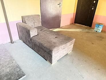 Tumbalar: Ağ rəngli komod-tipli tək çekmecəli tumba çürüy qırığı yoxdu divandada — 6
