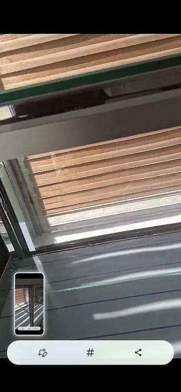 Soyuducu avadanlığı: Şüşəli vitrin soyuducu satılır. Model üfüqi quruluşdadır və həm üst — 1