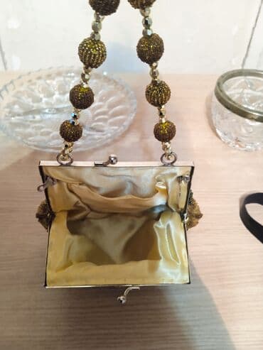 yaşam çiçəyi: Bəzəkli əl çantası/klatç - Rəng: qızılı tonlarda - Material: atlas — 2