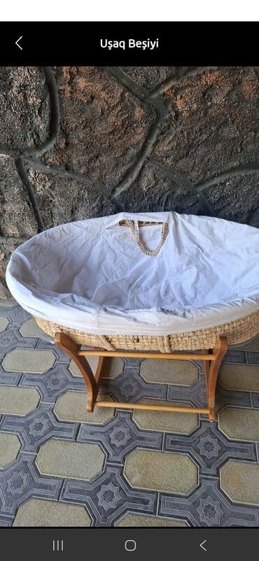 стульчик и кресло кочалка для кормления: Uşaq beşiyi – təbii materiallardan hazırlanmış beşik səbəti və taxta — 1