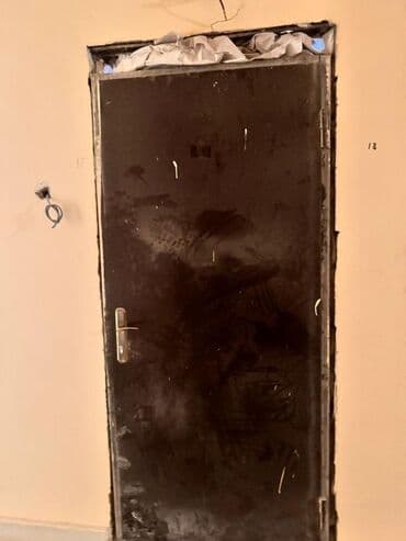 Demir qapi 210/90sm 100azn Xirdalan 0728 leli Dəmir giriş qapısı -