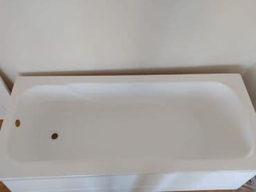 Mətbəx kranları: Ağ rəngdə, düzbucaqlı formalı vanna. Zərif dizaynı ilə hər bir vanna — 2