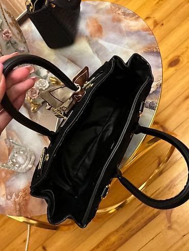 Qara əl çantası – klassik tote dizaynı - Material: zərif süet