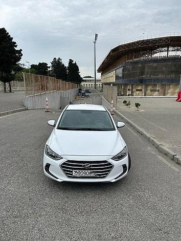 port baqaj: Hyundai Elantra: 1.6 l | 2018 il Sedan — 1