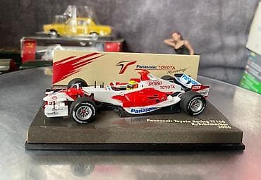 Коллекционная модель Panasonic Toyota Racing TF106 Showcar 2006 Pilot