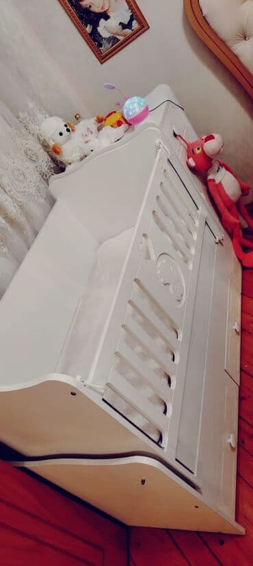 carpayi usaq: Oğlan və qız üçün, Dördbucaq, Beşik, Dəstsiz, Matras ilə, Yellənmə mexanizmsiz — 3