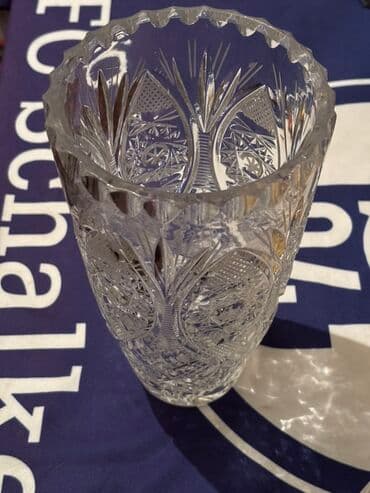 fosfor ulduz: Bir vaza, Xrustal — 1