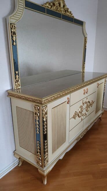 спальня из дерева: Б/у, С зеркалом — 1