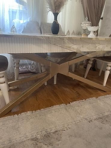 stol stul embawood stullar: Qonaq otağı mebel dəsti satılır. Masa dəsti + Qorka ( Vitrin ) • Masa — 4