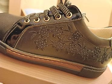 Столы для кормления: Qız uşaqları üçün şıq idman ayaqqabısı - Rəng: qara, parlaq — 4