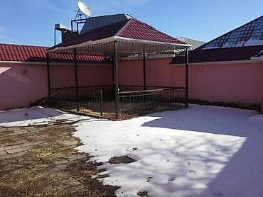 yevlaxda satilan evler 2024: Basqal kəndində, meşə mənzərəli, 2 mərtəbə əşyalı ev .Real alıcıya — 2