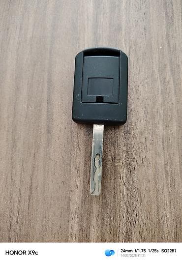 Opel merivanın zavod üstündə gələn açarıdır, tam originaldı, tam — 2