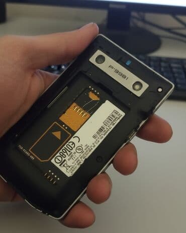 blackberry passport silver: Blackberry Porsche Design P9981, rəng - Gümüşü, Düyməli — 2