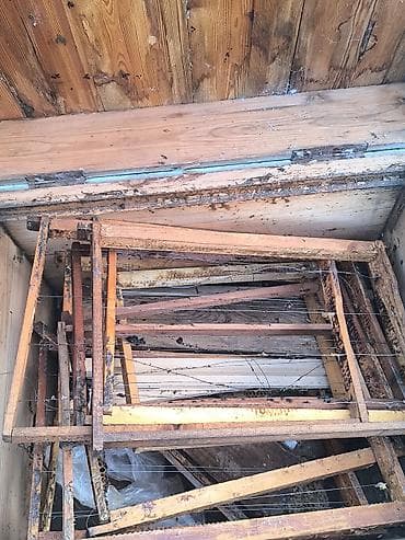 heyvan qirxan: Arıçılıq üçün taxta arı yeşiyi 16 ramkalıq. az işlənib. 10 ədəddir — 2