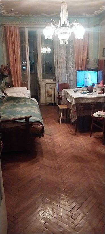 divar refleri: İkinəfərlik çarpayı, Dolab — 8