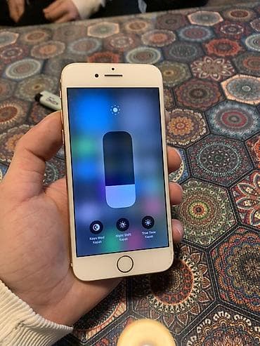 ayfon 11 islenmis: IPhone 8, 64 GB, Qızılı, Barmaq izi — 2