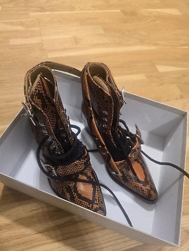 koja kutka: Jimmy Choo London qadın botları - Model: ilan dərisi naxışlı, iti — 2