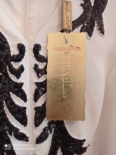 ağ sarucka: Məhsul: Qadın ziyafət dəsti – “Cengiz Aktürk” brendi Təsvir: - İki — 4