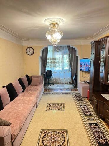 9 ci mikrorayon satilan evler: Bakı, 3 otaqlı, Köhnə tikili, m. Neftçilər, 80 kv. m — 2