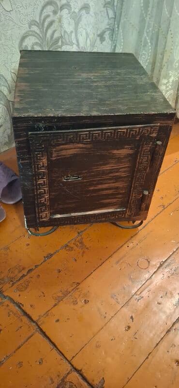 soya mumu: Taxta tək-türlü şkaf/konsol sef - Material: ağac - Rəng: tünd — 2