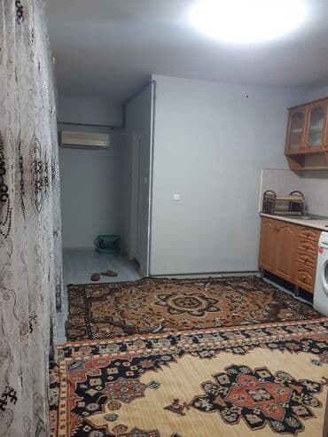 1 otaqlı həyət evi –mətbəx studio Kiraye verilii yola çox yaxindi