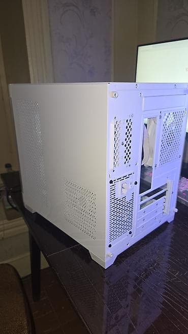 kontakt home iphone xs: Ağ rəngli Micro-ATX kompüter korpusu, mesh tipli ön panellə təchiz — 3