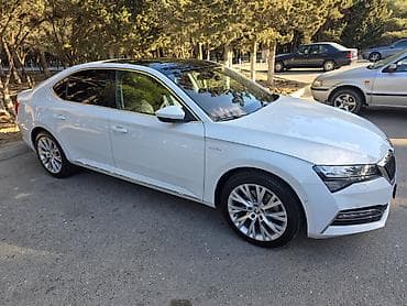 uaz satşları: Skoda Superb: 2 l | 2020 il 118600 km Sedan — 3