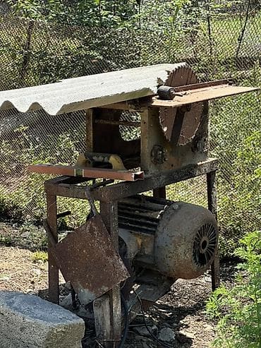 taxta kesen misar: Sənaye tipli dairəvi diskli kəsici dəzgah - Güclü elektrik mühərriki — 1