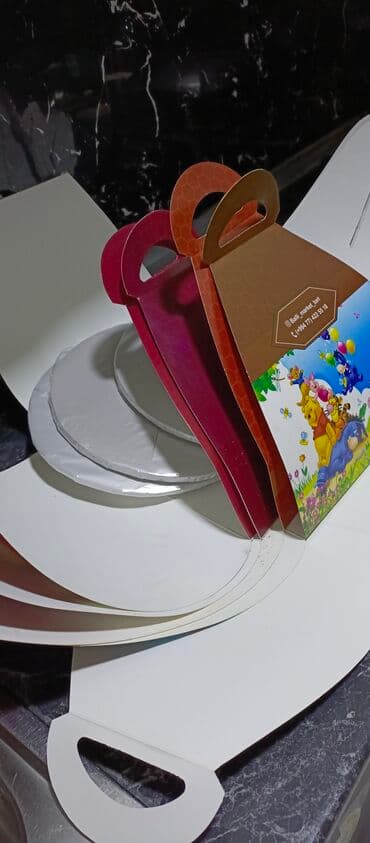 Tort qutuları. Şirniyyatlar. Tortlar. 1-ədədi 1azn 10 ədəd lalafo.az -da Tort qutuları. Şirniyyatlar. Tortlar. 1-ədədi 1azn 10 ədəd