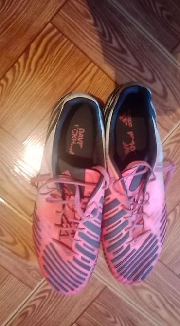 krosofka: Butsi adidas predator 41 razmer — 1