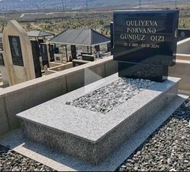 at və eşşəyin cutləşməsi: Heykəllər büstlər — 3