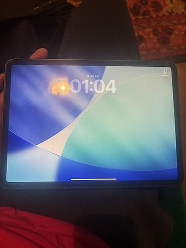 ipad planset: Apple iPad Pro (11") – Space Gray 128 gb Xüsusiyyətlər: - 11 düymlük — 2