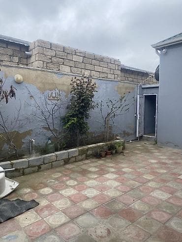 Kirayə qaraj: Həyətyanı sahə üçün daşla döşənmiş, üstü örtülü geniş qaraj/seyfəli — 8