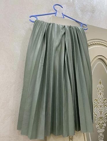 Plise ətək,içi astarlıdır Qiymət:12 azn Qeyd:yazdığım nömrəyə zəng